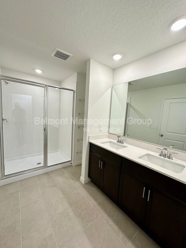 Foto del edificio - 1122 Bradford Pk Dr