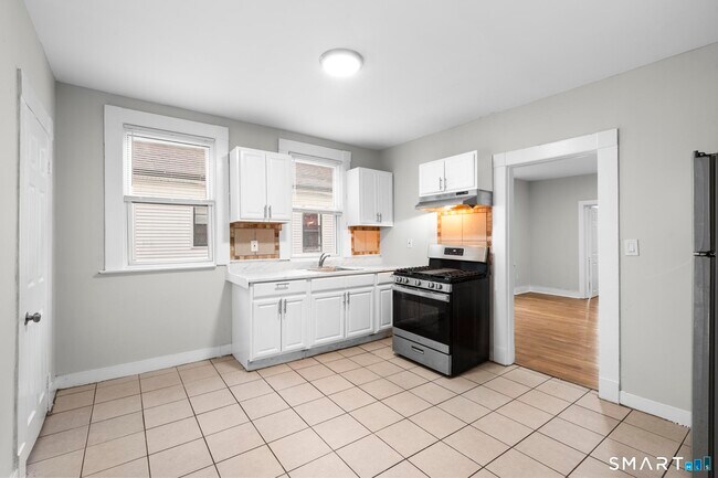 Foto del edificio - 693 Dixwell Ave