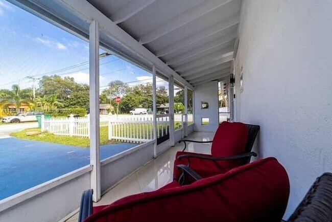 Foto del edificio - 2708 SW 47th St