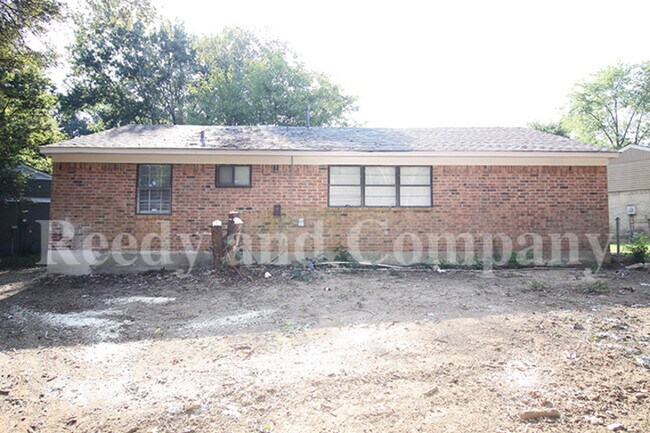 Building Photo - 3067 Claudine Cove