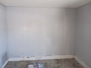 Building Photo - 503 N Eastwood Dr