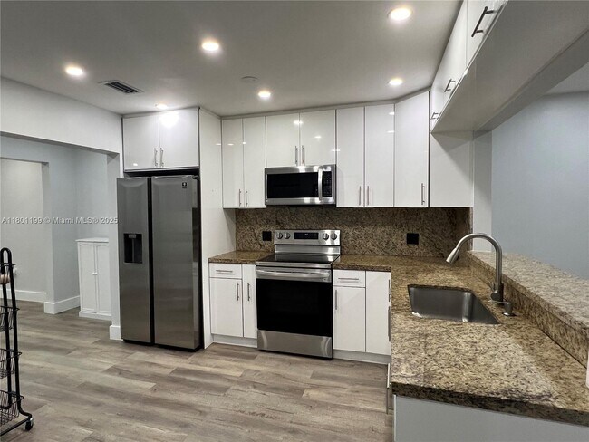 Foto del edificio - 3815 SW 89th Ave