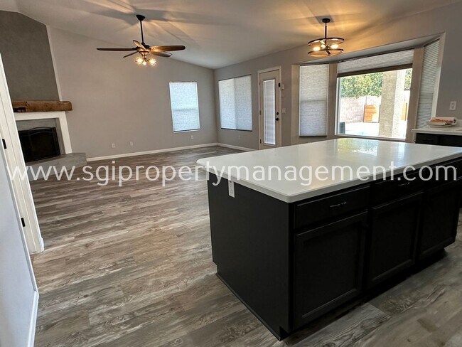 Building Photo - Upgraded Mesa home with solar panels and p...