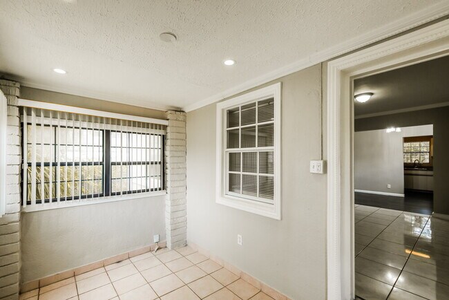 Foto del edificio - 1875 NW 151st St