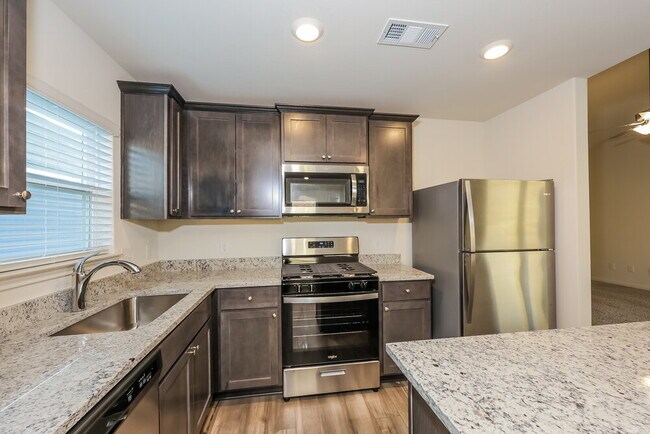 Foto del edificio - 1301 Redpine Dr