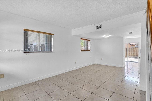 Foto del edificio - 8252 NW 6th Terrace