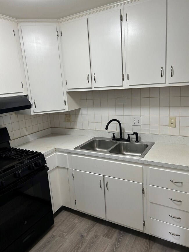 Building Photo - 228 E Oak Cliff Ct