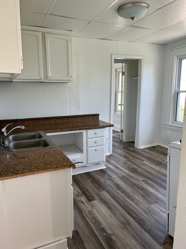 Foto del edificio - 14 N Main St