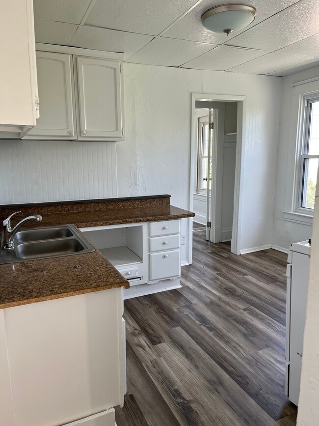 Building Photo - 14 N Main St