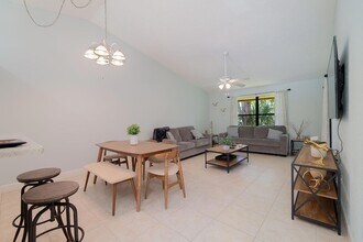 Building Photo - 13095 Belhaven Ct