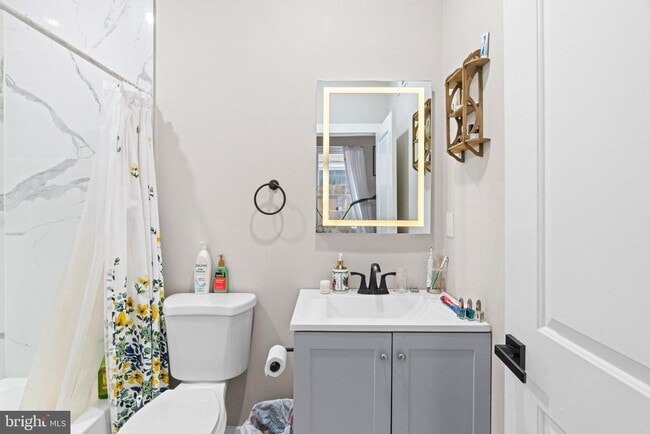 Building Photo - 2234 Master St