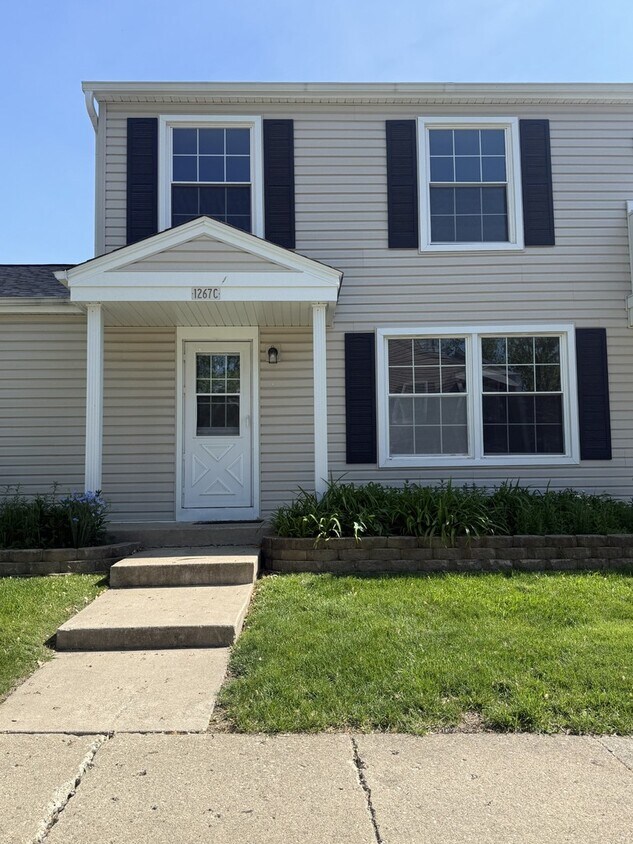 Foto principal - 1267 Prairie Ave