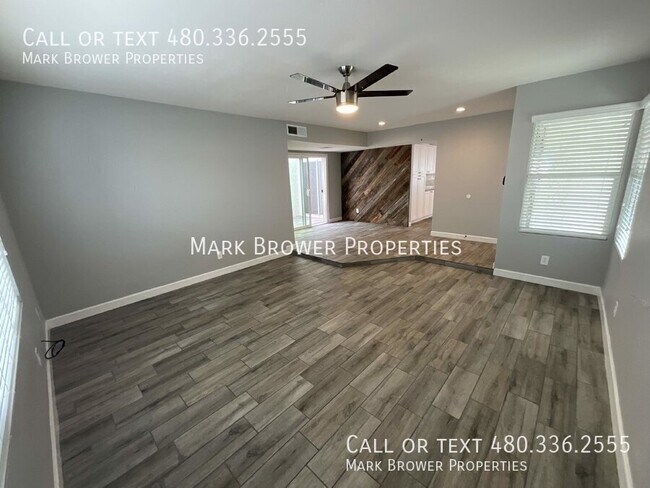 Foto del edificio - 8671 E Roosevelt Cir