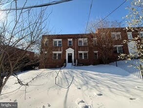 Building Photo - 2621 30th St SE