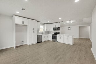 Building Photo - 15322 Bedford Glen Dr