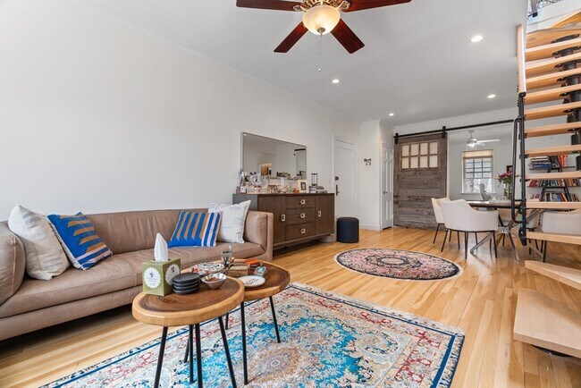 Foto del edificio - 1496 Beacon St
