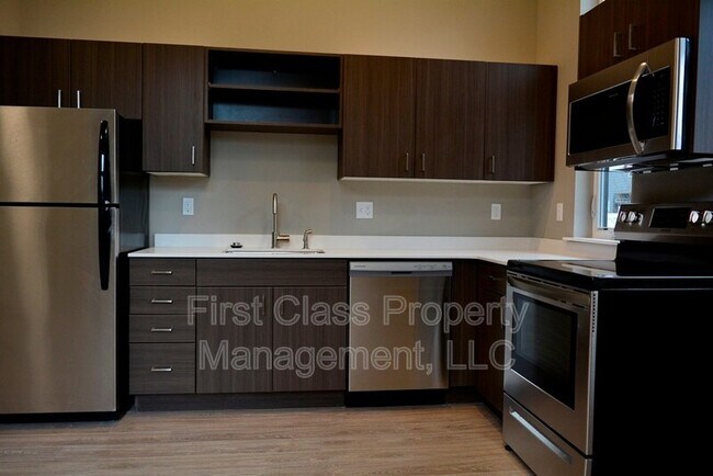 Building Photo - 1825 SE 50th Ave