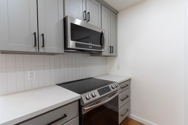 Foto del edificio - 26918 Lakewood Way