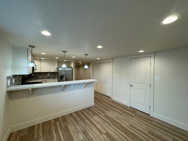 Building Photo - 410 Kittitas St