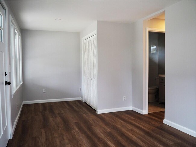 Building Photo - 74 Blanding Ave