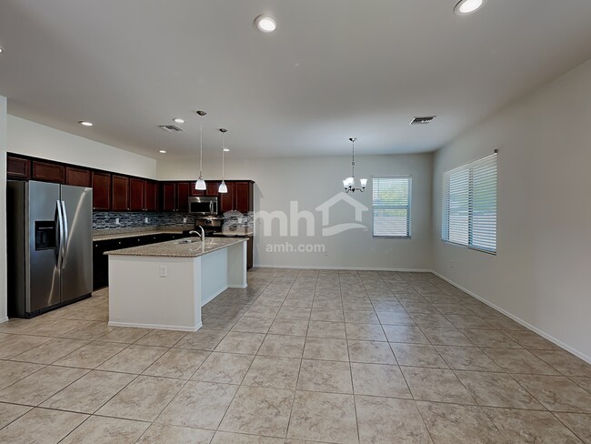 Building Photo - 1021 E Lumberjack Trail