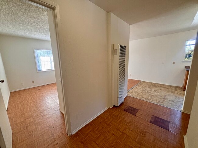 Foto del edificio - 8522 MacArthur Blvd