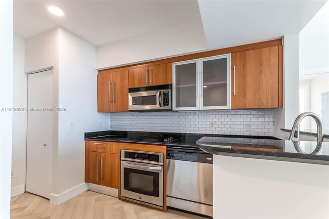 Building Photo - 335 S Biscayne Blvd