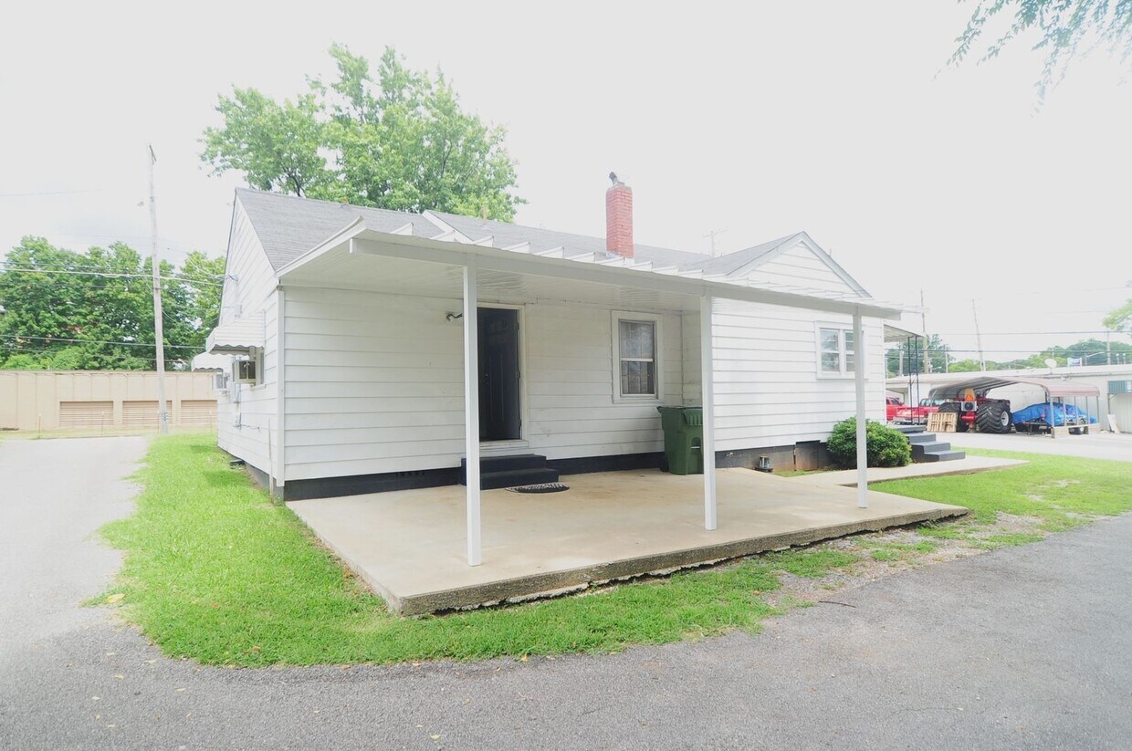 Foto del edificio - 203 Oakwood Ave NE