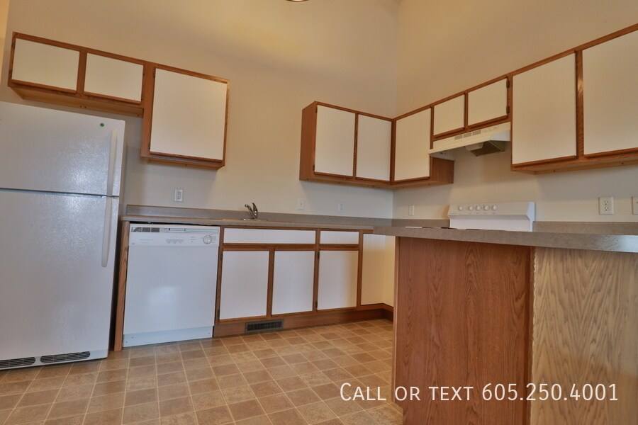 Primary Photo - Sensational 1 Bedroom Apartment in Tea