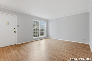 Foto del edificio - 8702 Village Dr