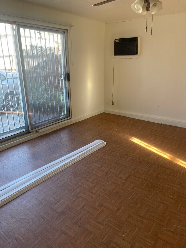 Foto del edificio - 14432 Whittier Blvd