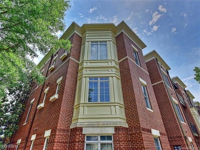 Building Photo - 755 Garden District Dr