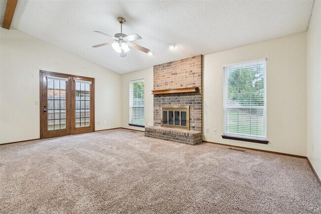Building Photo - 16404 Del Mar Dr