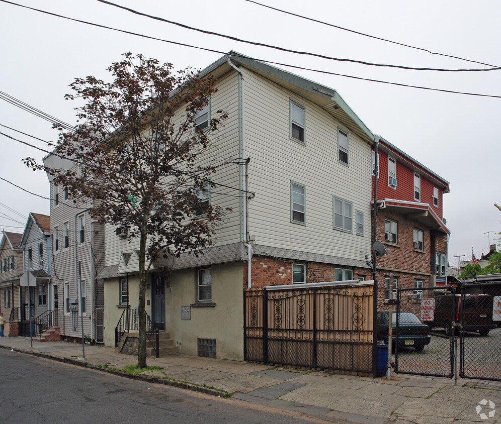 Building Photo - 249 E Kinney St