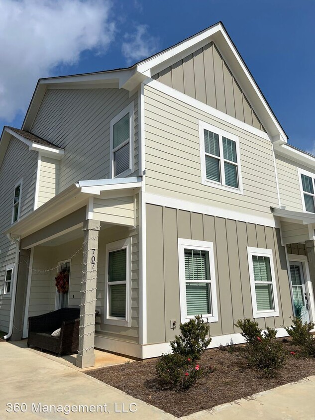 Primary Photo - 4 br, 4.5 bath House - 707 Northern Village
