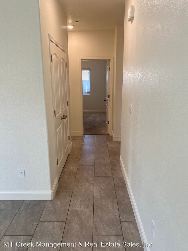Foto del edificio - 4 br, 3 bath House - 3937 W Clinton