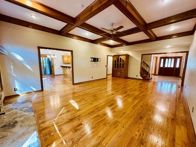 Building Photo - {13040} Spacious Cherry Creek Home + First...