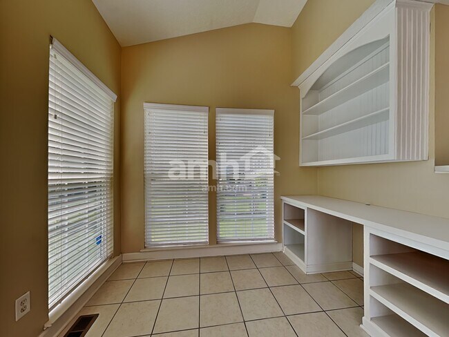 Foto del edificio - 251 Indian Pointe Dr
