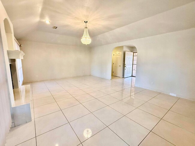 Foto del edificio - 2207 N Washington Ave