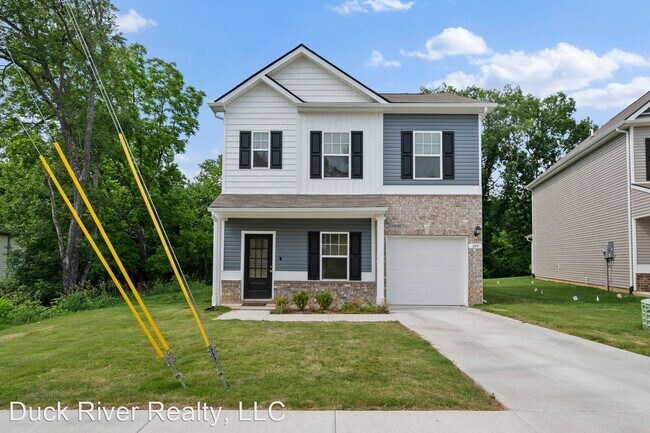 Building Photo - 3 br, 2.5 bath House - 109 Sidco Dr