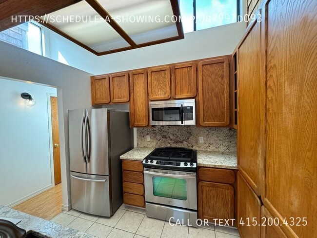 Foto del edificio - Beautiful 2 Bedroom Condo In Monterey