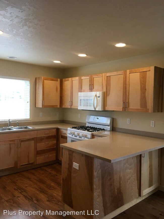 Building Photo - 796 NE Copperleaf Loop
