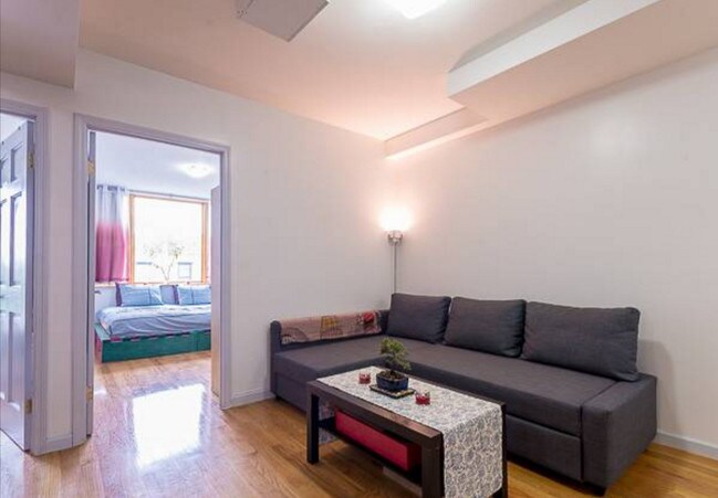 Building Photo - 782 Hart St