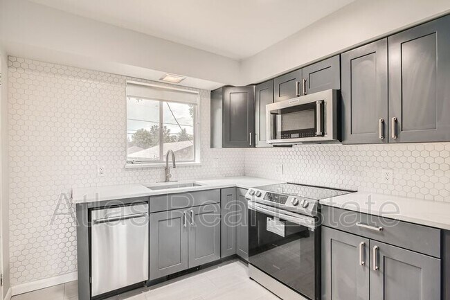 Building Photo - 2487 S Lafayette St
