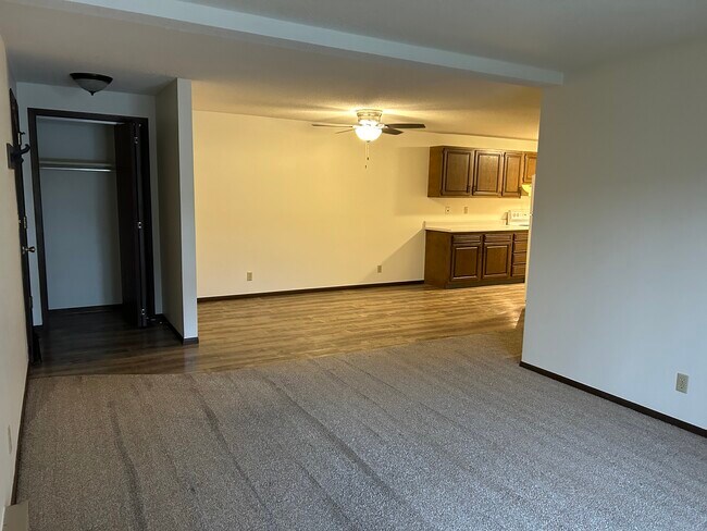 Foto del edificio - Lakeview Apartments