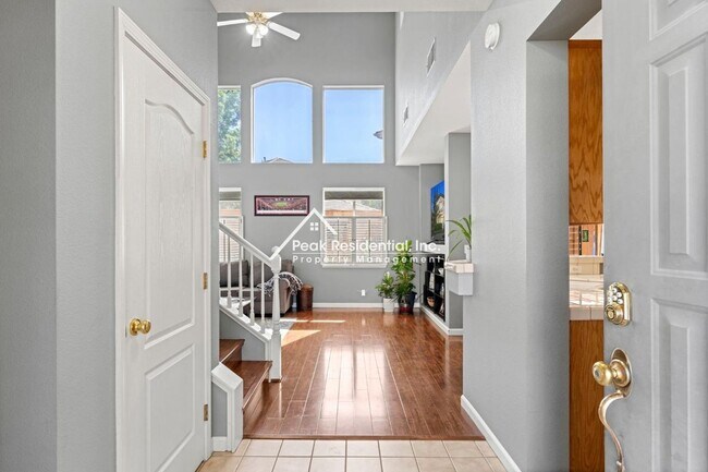 Foto del edificio - Wonderful 3bd/2.5ba Folsom Home-Gated Comm...