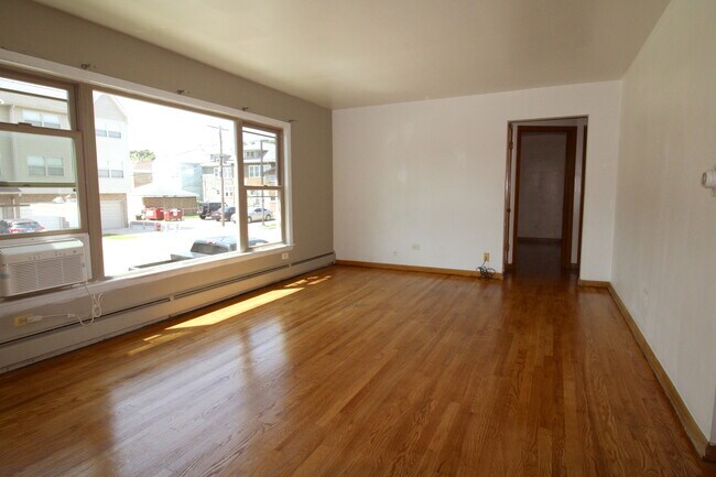 Foto del edificio - 6151 76th Ave