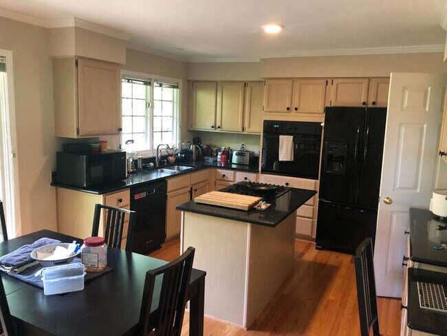 Foto del edificio - 2740 Maitland Dr
