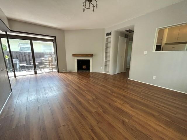 Foto del edificio - 1600 NE 5th St