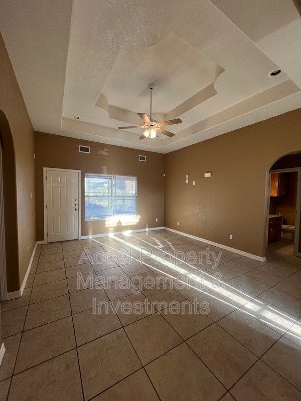 Building Photo - 3013 Constellation Dr